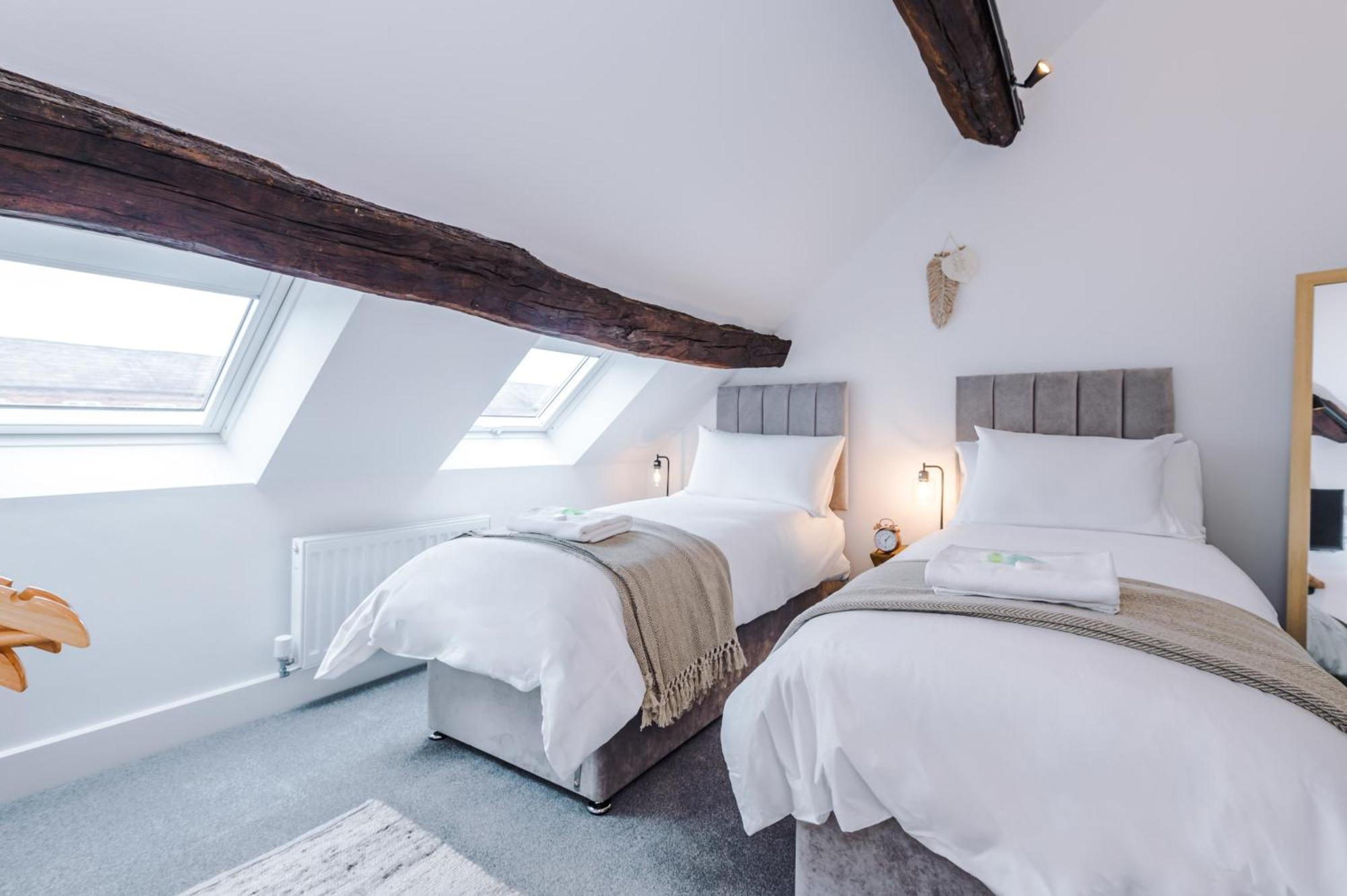 Number 21: A Breathtaking Chester Cottage With Parking Mollington  Eksteriør billede
